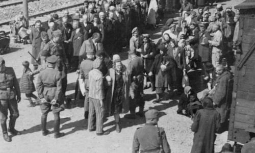 “One doesn’t forget something like that” – Norbert Lopper in Auschwitz